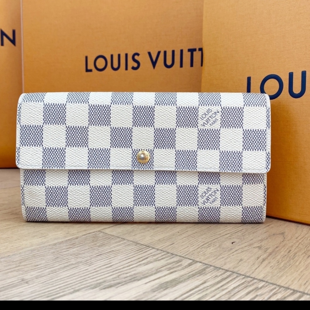✨AZUR WALLET✨ Authentic Damier Azur Sarah Wallet